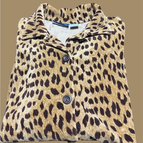 LizSport Petite Leopard Print Button Down  - Size Small Petite - Picture 5 of 8